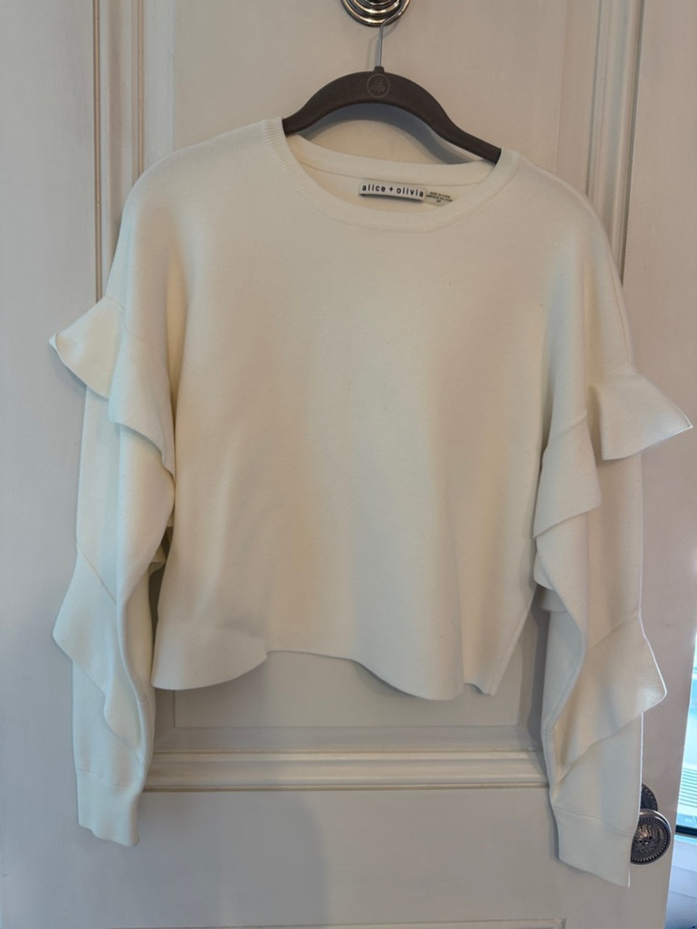 Alice + Olivia Cream Ruffle Sleeve Pullover